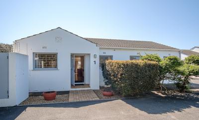 Cluster House For Sale in Bergvliet, Cape Town